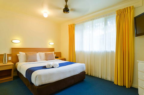 Pacific Palms Resort - Car Rental 2