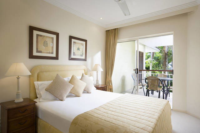 Paradise Links Resort Logo and Images