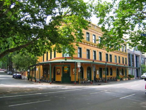 Royal Exhibition Hotel - Caravan Park Accommodation 0
