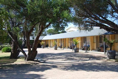 Rye Beach Motel - Car Rental 0