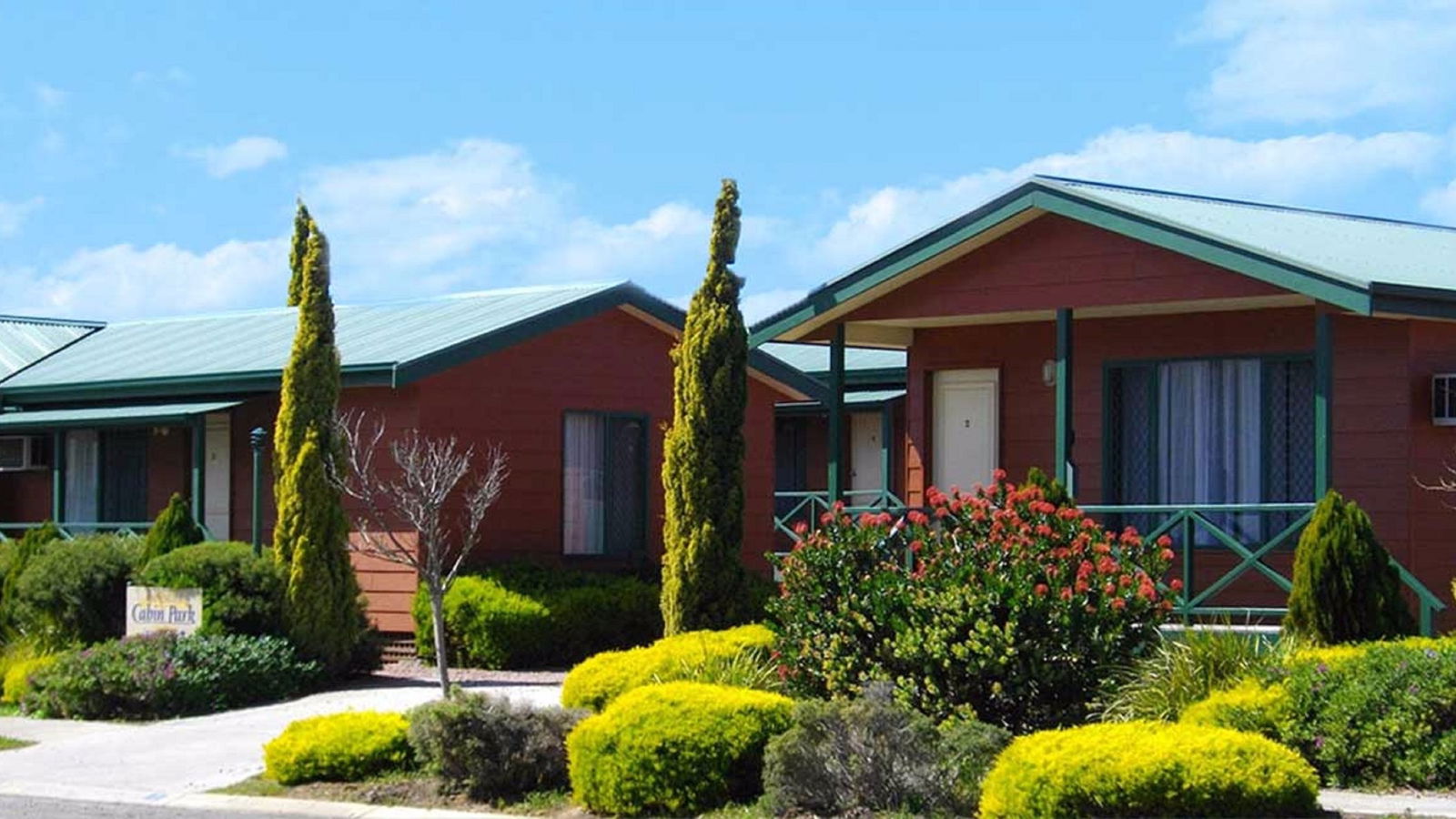 Port Lincoln Cabin Park Logo and Images
