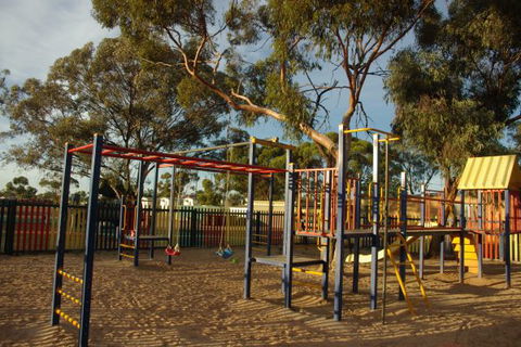 Acclaim Prospector Holiday Park - Caravan Park Accommodation 5