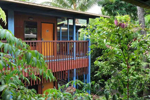 Airlie Beach Magnums Backpackers - Tourism Bookings WA 3