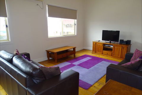 Silver Hill Townhouse - Caravan Park Accommodation 4
