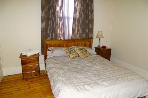 Silver Hill Townhouse - Caravan Park Accommodation 7