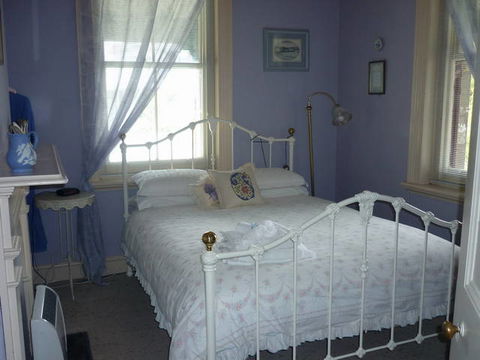 Whalers Cottage B & B - Tourism Listing 1