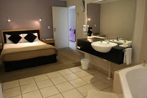 Windmill Motel And Reception Centre - Tourism Listing 0