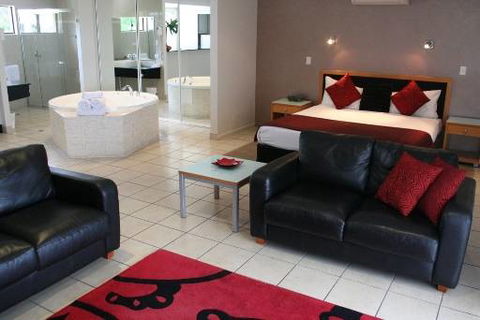 Windmill Motel And Reception Centre - Tourism Listing 3