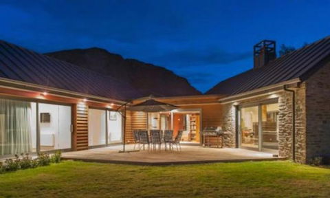 Luxury At Arthur's Point - Accommodation New Zealand 6