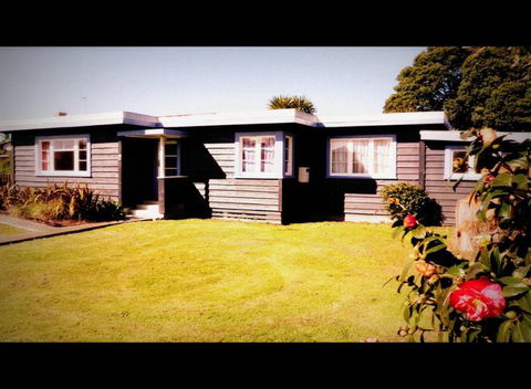 Black Bach - Tolaga Bay - Accommodation New Zealand 9