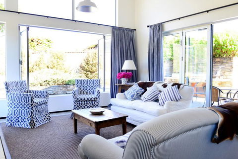 Lakeside Residence Wanaka - Accommodation New Zealand 6