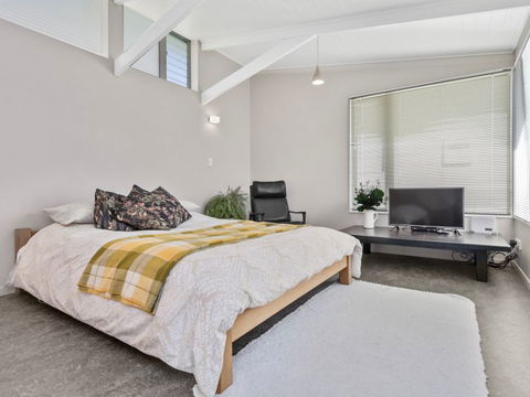 Ocean Beach Escape - Raglan Holiday Home - Accommodation New Zealand 3