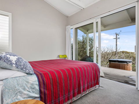 Ocean Beach Escape - Raglan Holiday Home - Accommodation New Zealand 6