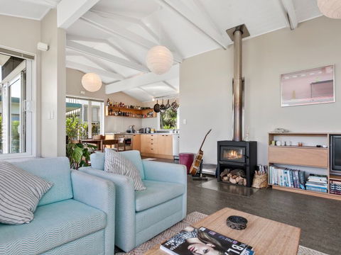 Ocean Beach Escape - Raglan Holiday Home - Accommodation New Zealand 7