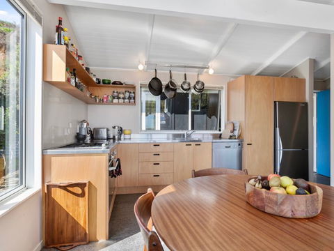 Ocean Beach Escape - Raglan Holiday Home - Accommodation New Zealand 9