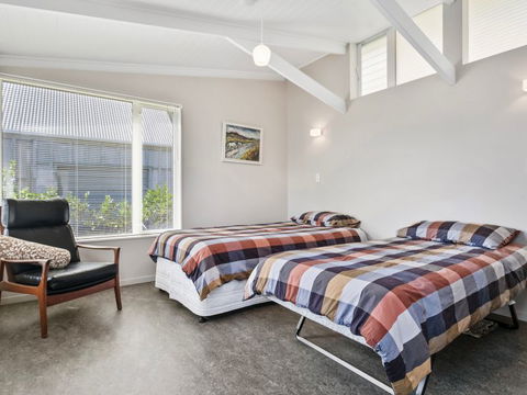 Ocean Beach Escape - Raglan Holiday Home - Accommodation New Zealand 11