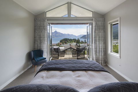 Central Queenstown Views - Accommodation New Zealand 6
