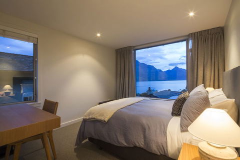 Central Queenstown Views - Accommodation New Zealand 12