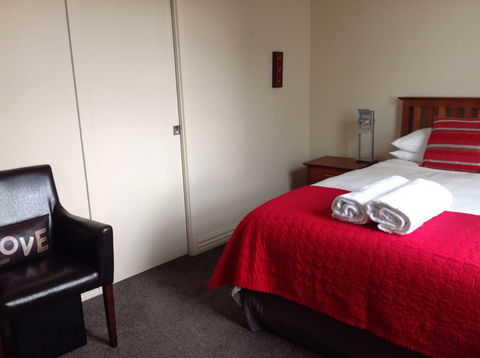 Wellington City Townhouse - Accommodation New Zealand 13
