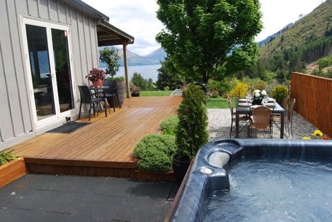 Closeburn Cottage - Accommodation New Zealand 0