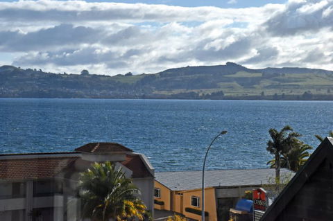 Eiffel Holiday Home - Accommodation New Zealand 2