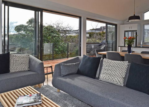 Eiffel Holiday Home - Accommodation New Zealand 5