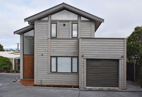 Eiffel Holiday Home - Accommodation New Zealand 8