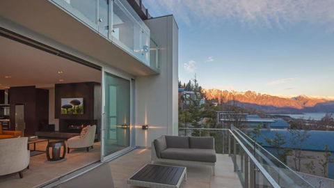 Villa De Luxe  - Accommodation New Zealand 1