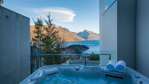 Villa De Luxe  - Accommodation New Zealand 2