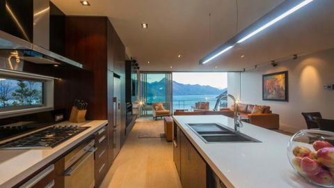 Villa De Luxe  - Accommodation New Zealand 8