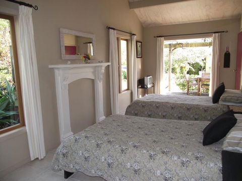 Mussel Bed Cottage - Accommodation New Zealand 0