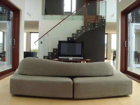 Waiotahi Villa - Accommodation New Zealand 2