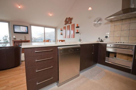 GUM LANE - Accommodation New Zealand 7