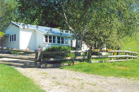 Matangi Farm Cottage - Accommodation New Zealand 0