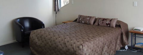 Bassingers Motor Lodge - Accommodation New Zealand 0