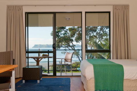 Beachfront Resort - Accommodation New Zealand 2
