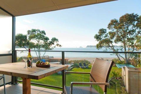 Beachfront Resort - Accommodation New Zealand 3
