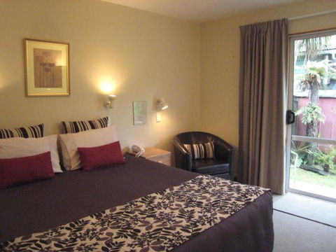 Buller Court On Palmerston - Accommodation New Zealand 5
