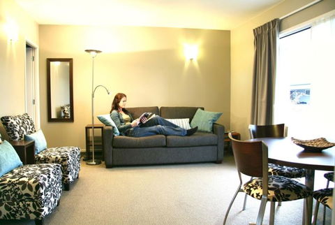 Buller Court On Palmerston - Accommodation New Zealand 7