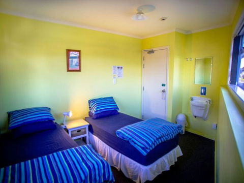 Pacific Coast Lodge And Backpackers - Accommodation New Zealand 4