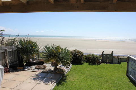 Ahipara Tides Absolute Beachfront - Accommodation New Zealand 8