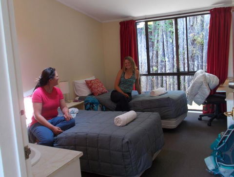 YHA New Plymouth - Accommodation New Zealand 1