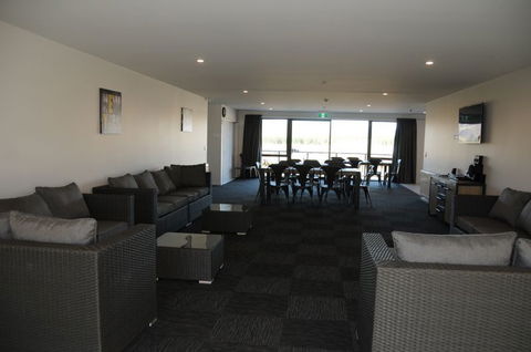 BKNZNZ22 - Tourism Bookings NZ 1
