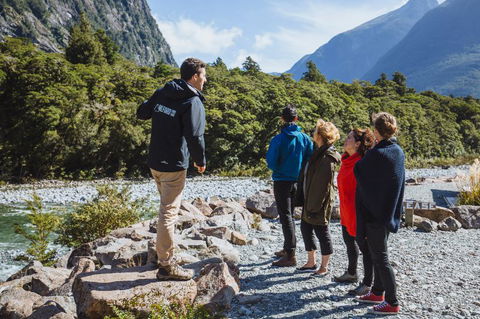 Milford Sound Lodge - Backpacking - Accommodation New Zealand 4
