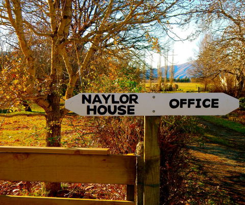 Naylor House - Accommodation New Zealand 6