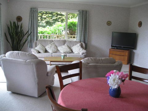 Tree Tops - Self Contained Apartment - Accommodation New Zealand 3