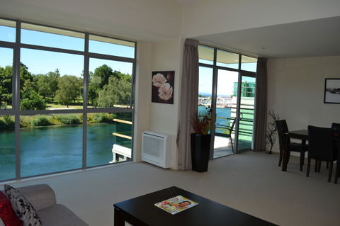Riverside Apartment Taupo - Accommodation New Zealand 7