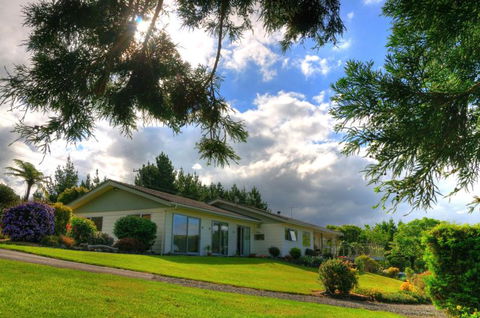 Lake Ngatu Lodge BnB And Gardens - Accommodation New Zealand 3
