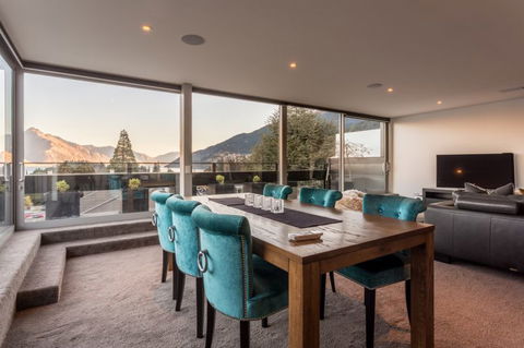 Penthouse On Hallenstein - Accommodation New Zealand 10