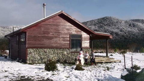 Kepler Oaks Chalet - Accommodation New Zealand 8